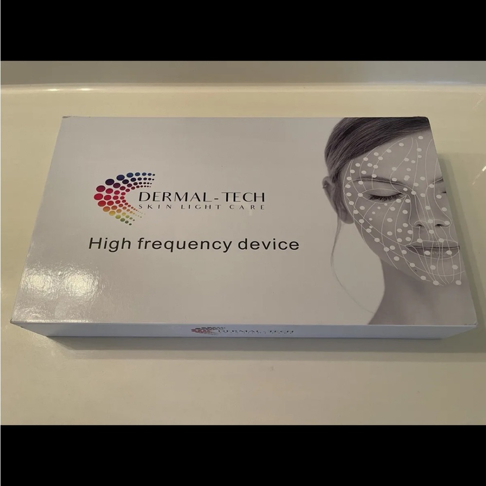 Dermal-Tech Skin Light Care High Frequency device.